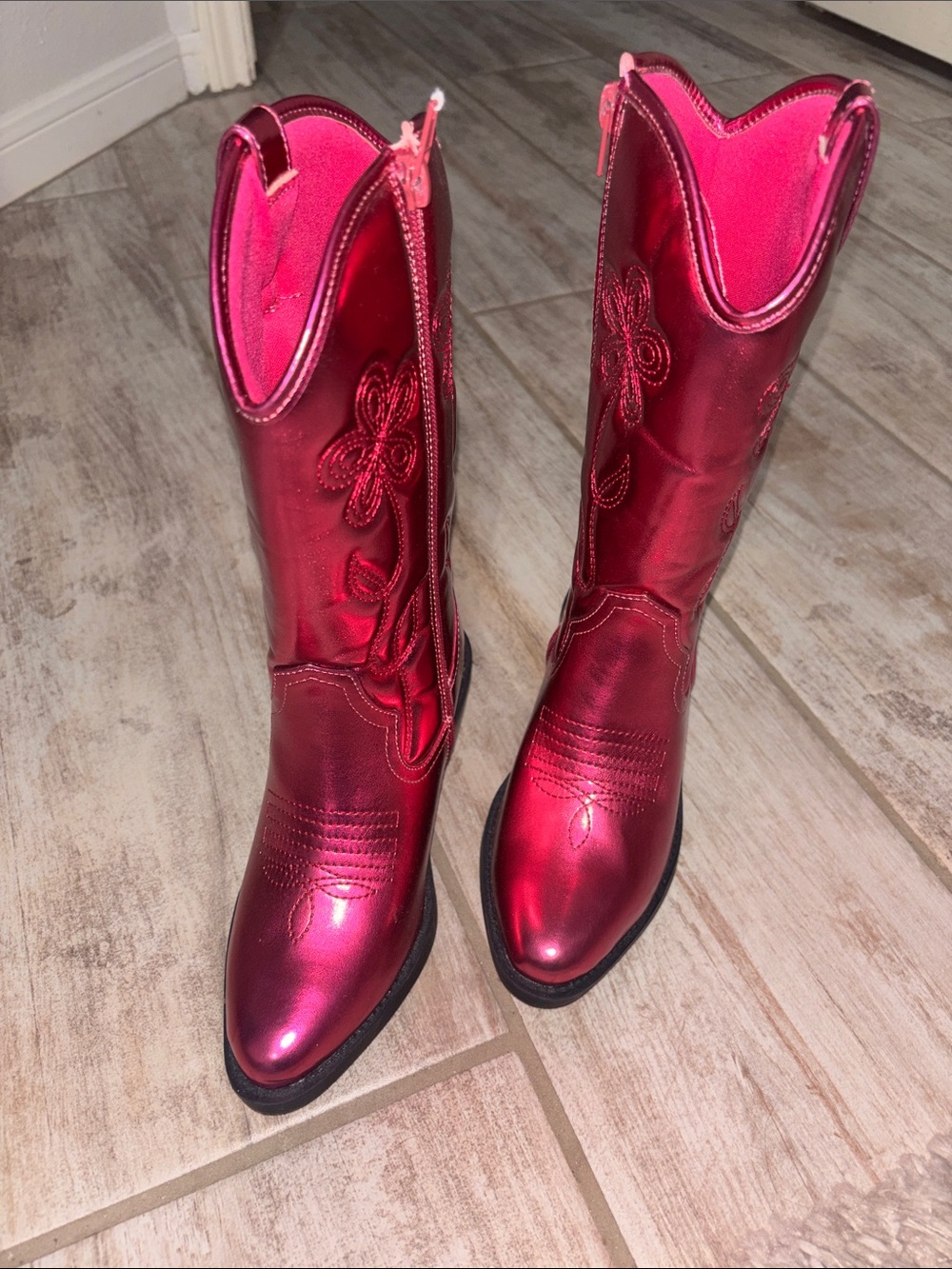 NWT Metallic Pink Western Cowboy Boots
